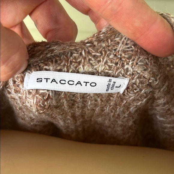 Like new Staccato V-Neck Sweater in Brown - Picture 2 of 13